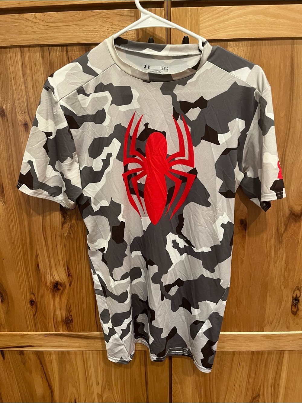 Under Armour Men’s Gray Camo Short Sleeve Tee with Red Spider Graphic